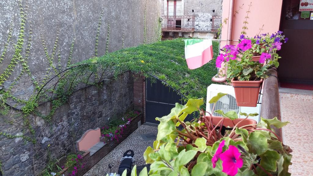 Etma Acomodação com café da manhã SantʼAlfio Exterior foto