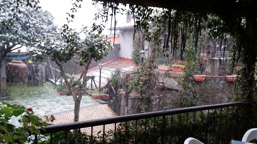 Etma Acomodação com café da manhã SantʼAlfio Exterior foto