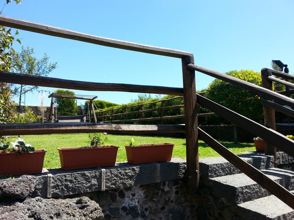 Etma Acomodação com café da manhã SantʼAlfio Exterior foto
