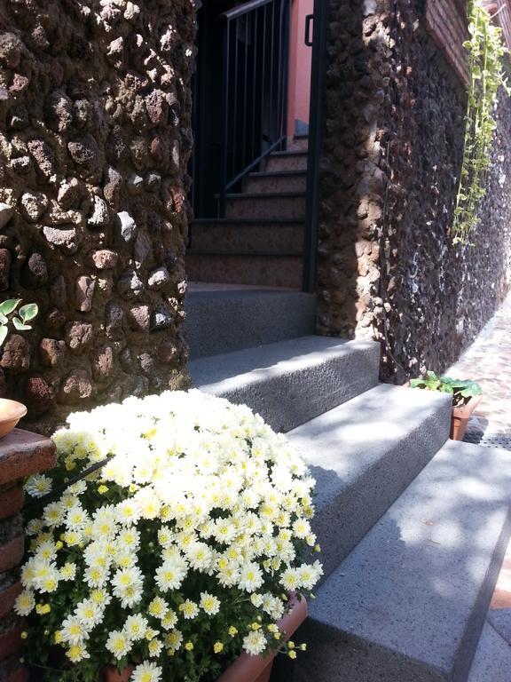 Etma Acomodação com café da manhã SantʼAlfio Exterior foto