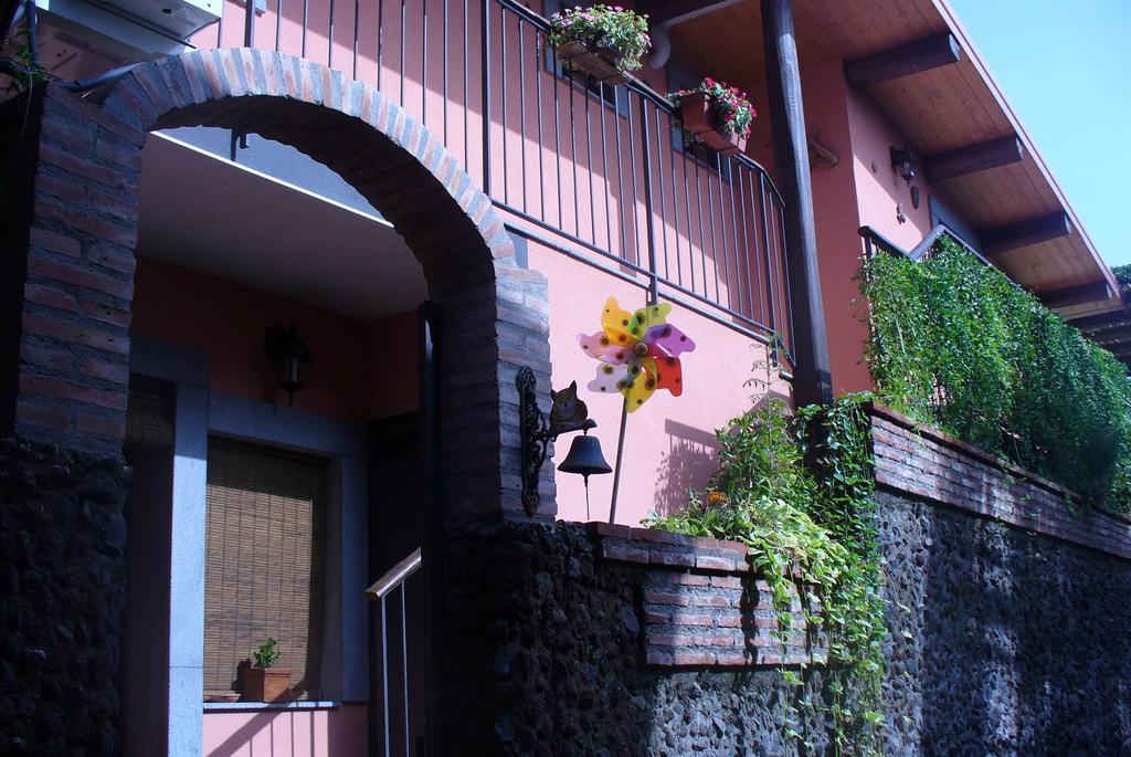 Etma Acomodação com café da manhã SantʼAlfio Exterior foto